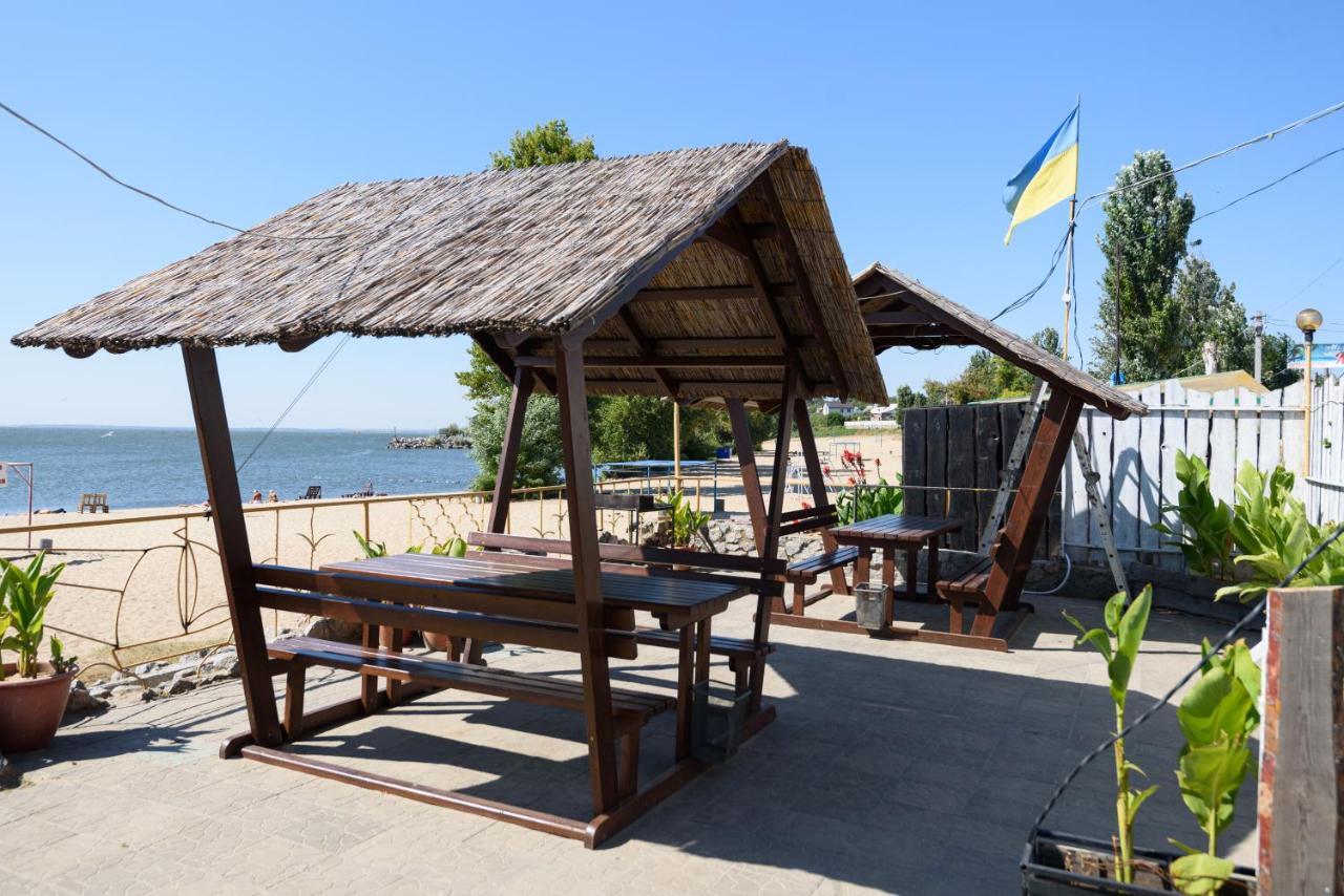 Maiami Hotel Nikopol Bagian luar foto
