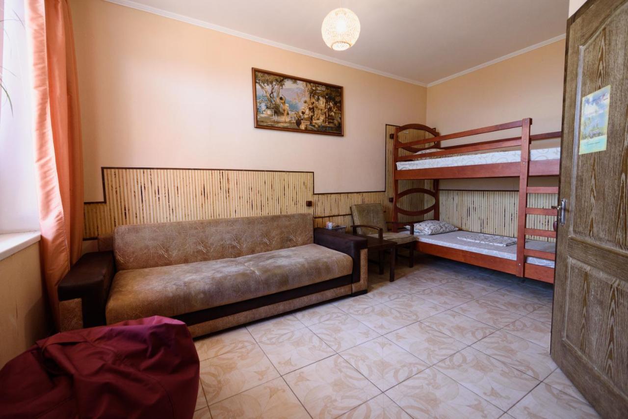 Maiami Hotel Nikopol Bagian luar foto