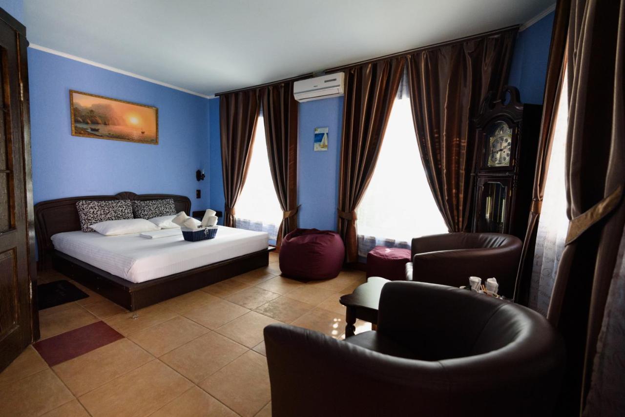 Maiami Hotel Nikopol Bagian luar foto