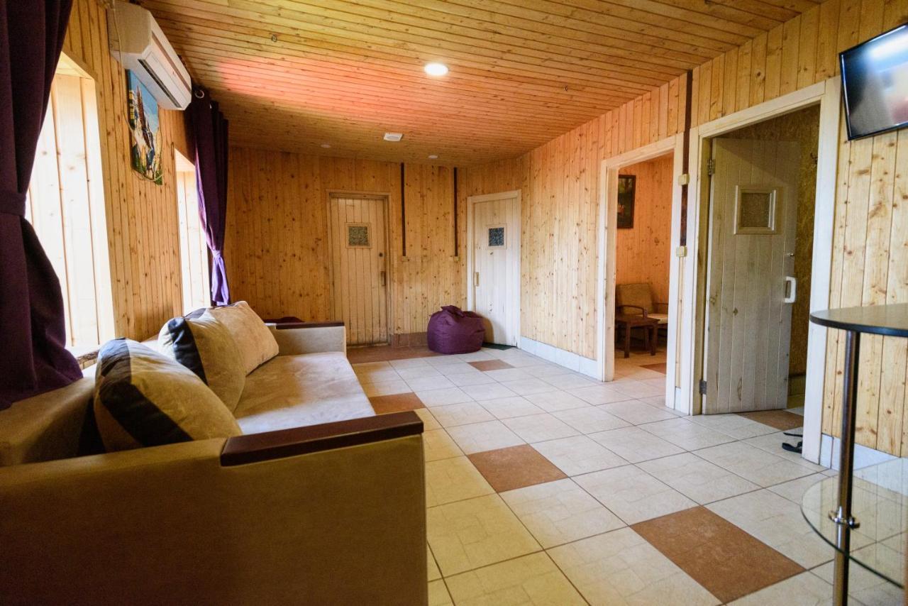Maiami Hotel Nikopol Bagian luar foto
