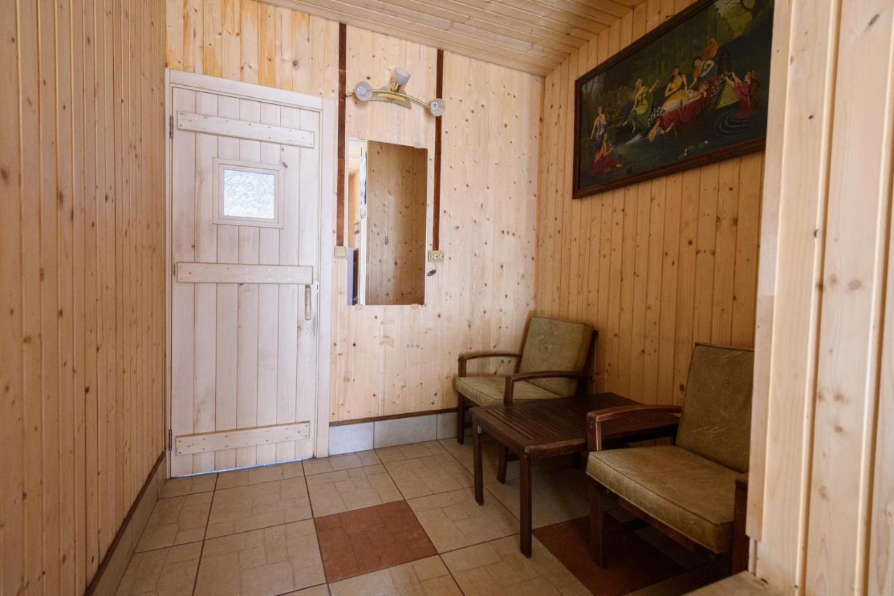 Maiami Hotel Nikopol Bagian luar foto