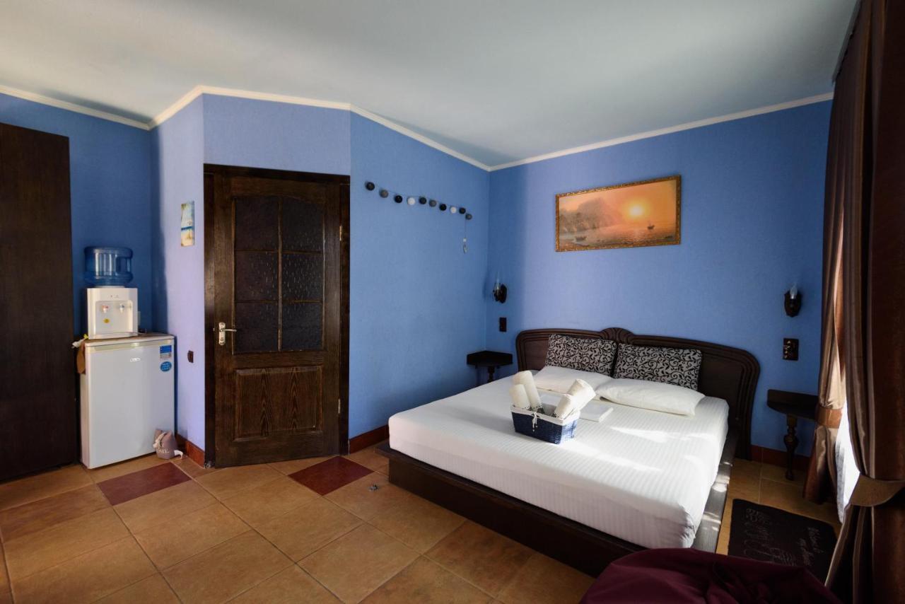 Maiami Hotel Nikopol Bagian luar foto