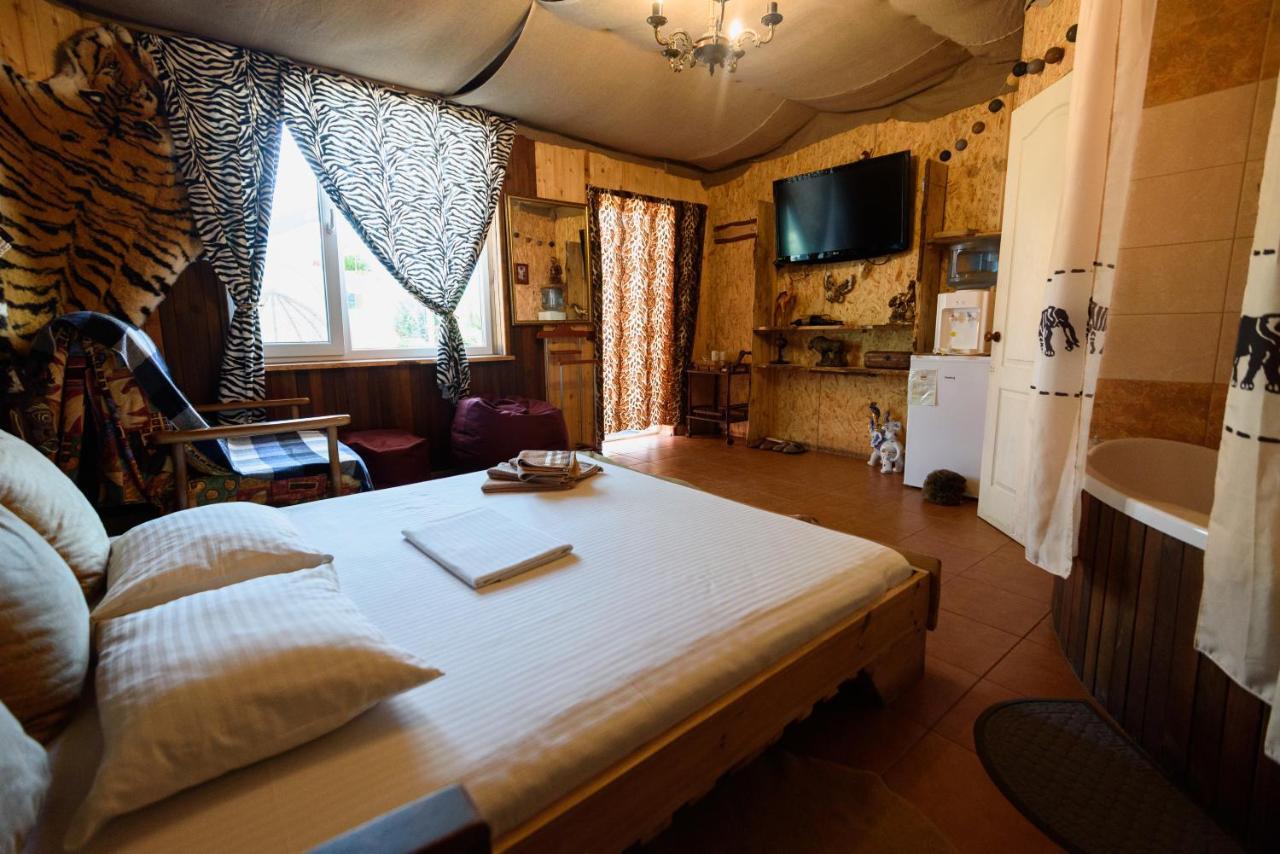 Maiami Hotel Nikopol Bagian luar foto