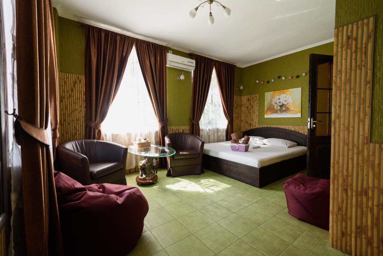 Maiami Hotel Nikopol Bagian luar foto